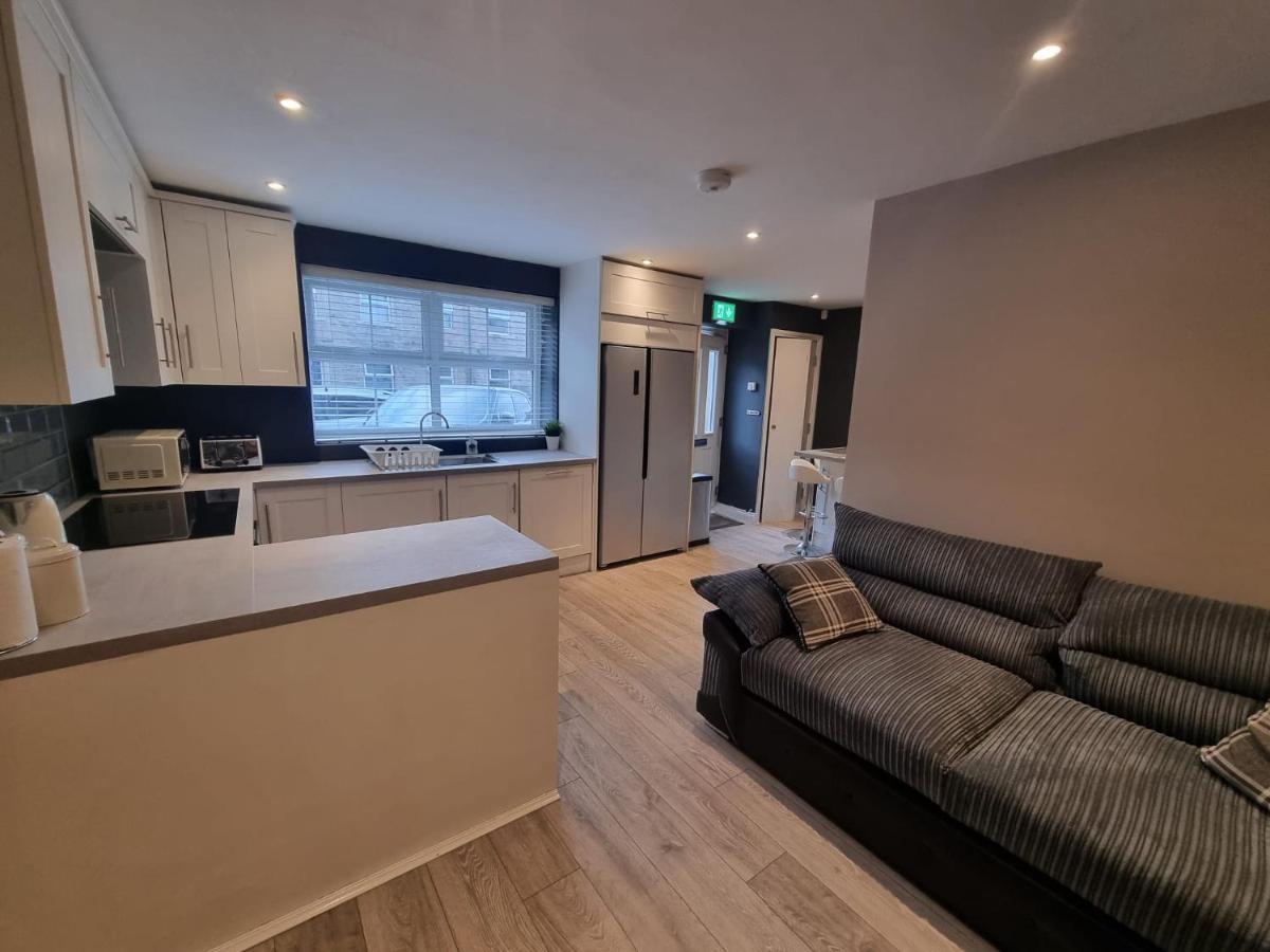 6 Dbl Bed, Central Huddersfield House Inc Parking 외부 사진