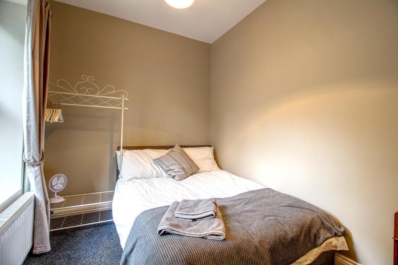 6 Dbl Bed, Central Huddersfield House Inc Parking 외부 사진