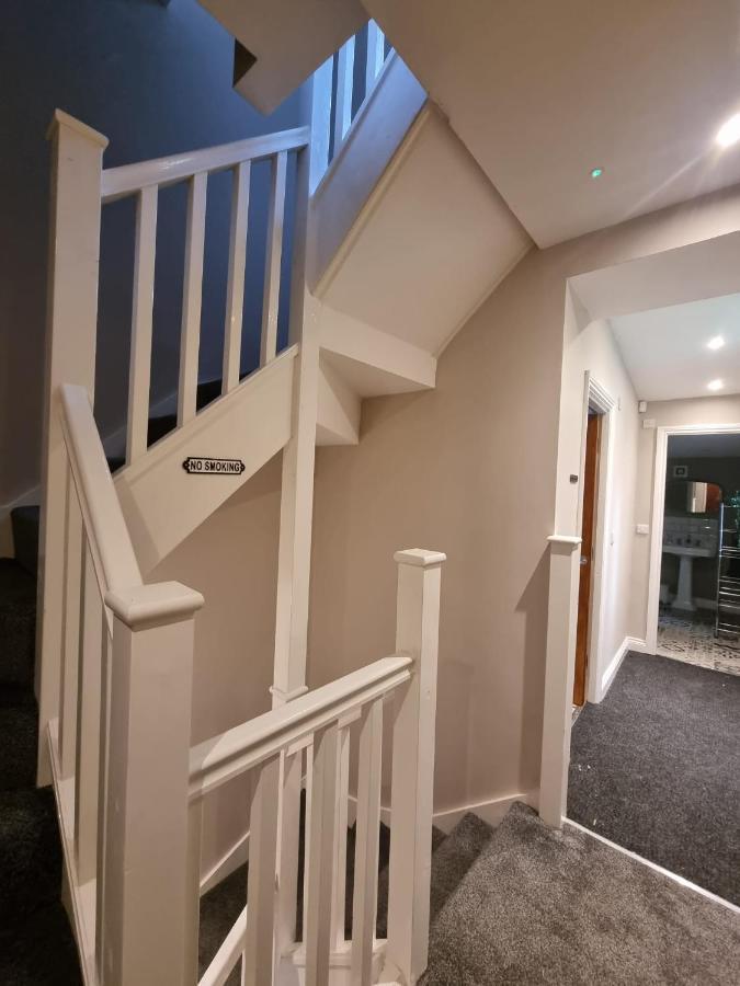 6 Dbl Bed, Central Huddersfield House Inc Parking 외부 사진