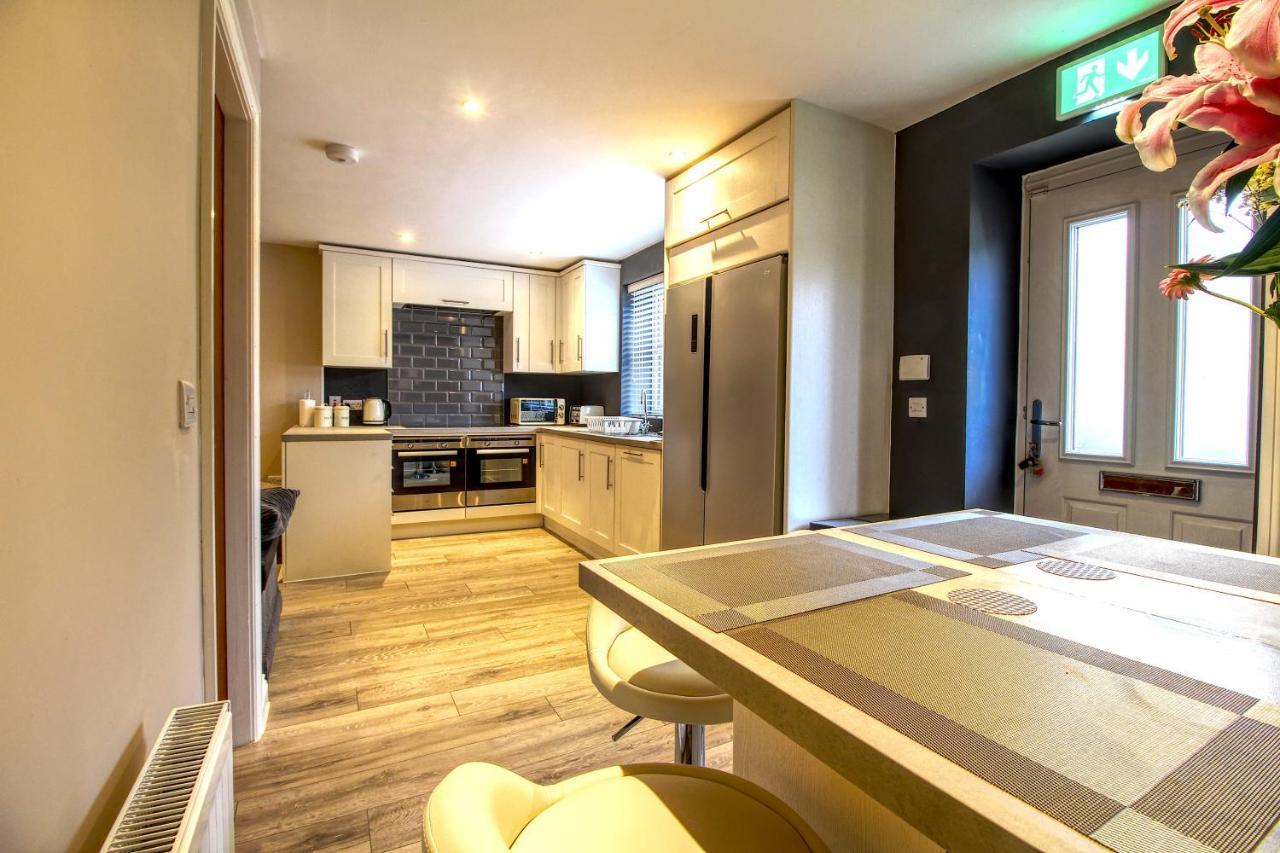 6 Dbl Bed, Central Huddersfield House Inc Parking 외부 사진